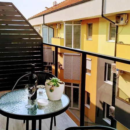 Apartment D3-zero Free